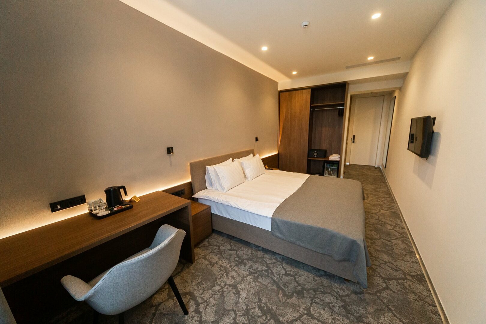 Бізнес-готель SMALL HOTEL