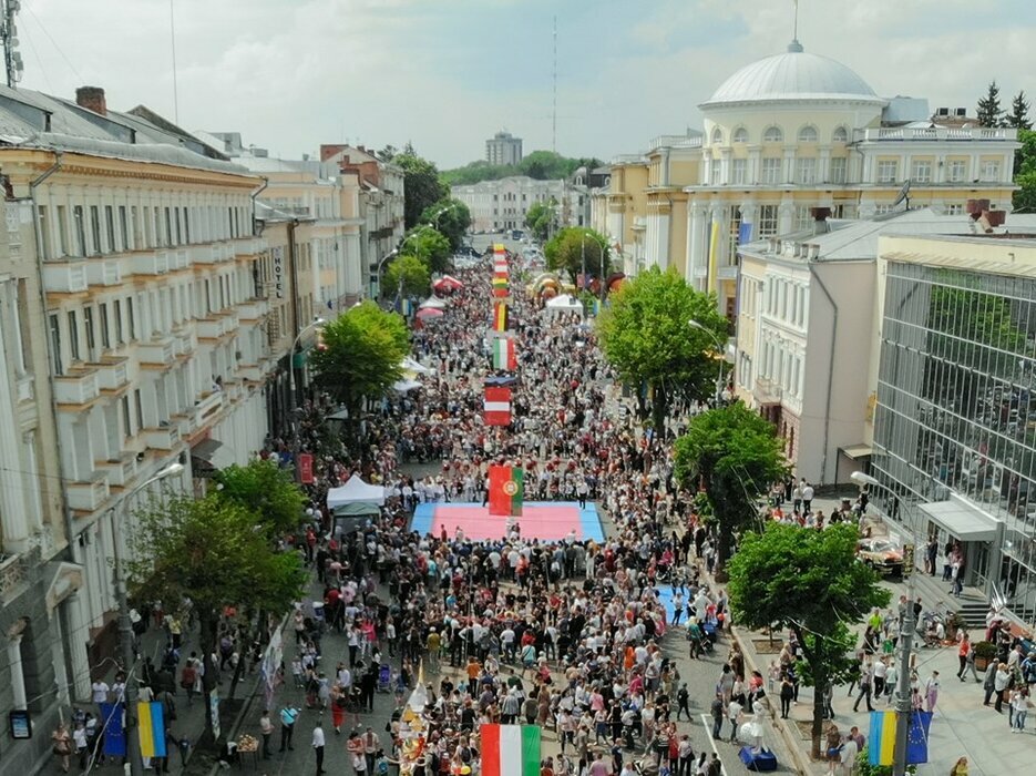 Пропозиція Організація та проведення заходів різного рівня та тематики на території Вінницької міської територіальної громади (ВМТГ) із залученням творчих колективів, зокрема Вінницького міського естрадно-духового оркестру "ВінБенд" та Вінницького академічного міського камерного хору ім. В. Газінського.